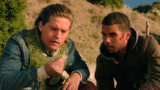 Under fire: la sorprendente chimica di dylan sprouse e mason gooding in un buddy cop action movie