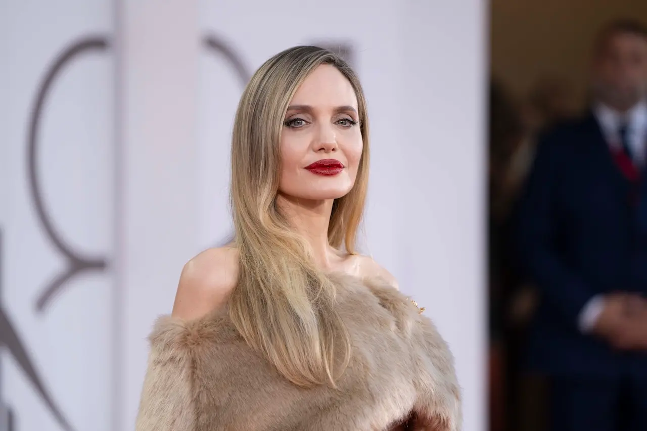 Angelina Jolie e Doug Liman tornano insieme nel thriller di spionaggio The Initiative Angelina Jolie e Doug Liman tornano insieme nel thriller di spionaggio The Initiative