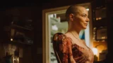 Bugonia, il film di yorgos lanthimos che ha colpito venezia 82