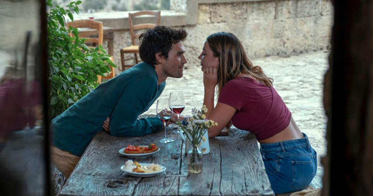 Attori delle serie teen su Netflix rivelano: abbiamo rapporti tra di noi Attori delle serie teen su Netflix rivelano: abbiamo rapporti tra di noi