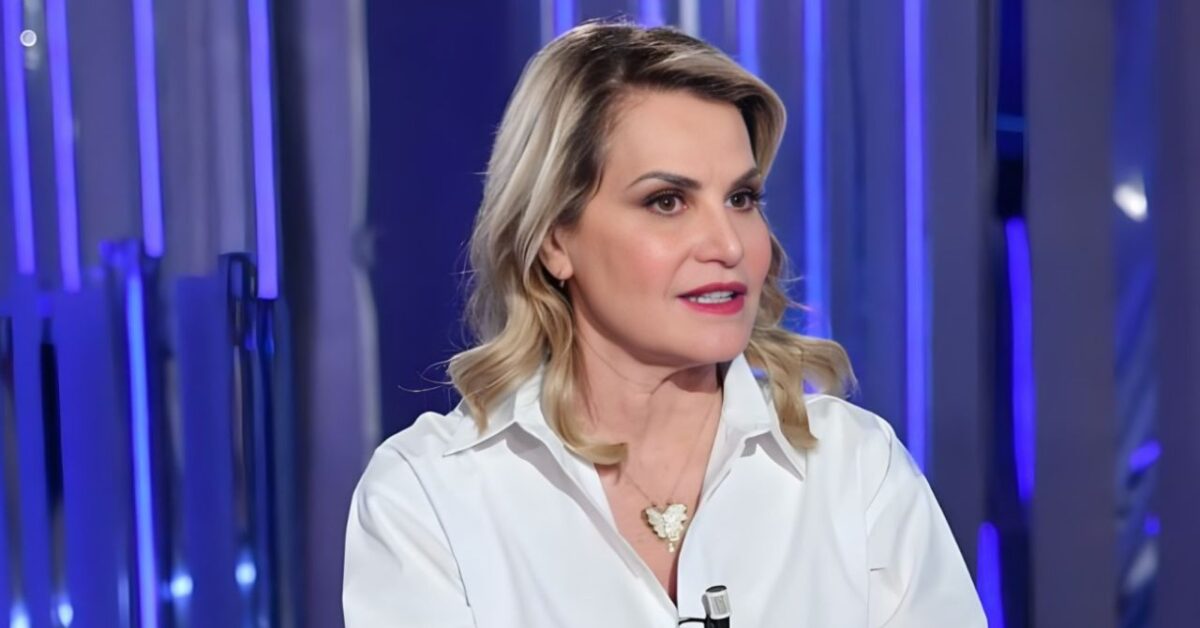 Grande Fratello, scopri il nome della prima concorrente con Simona Ventura Grande Fratello, scopri il nome della prima concorrente con Simona Ventura