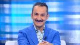 Nicola Savino  conduttore di tali e quali show: avvio e addio a Carlo Conti