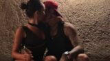Nuova relazione del cantante italiano: primo bacio immortalato nella foto