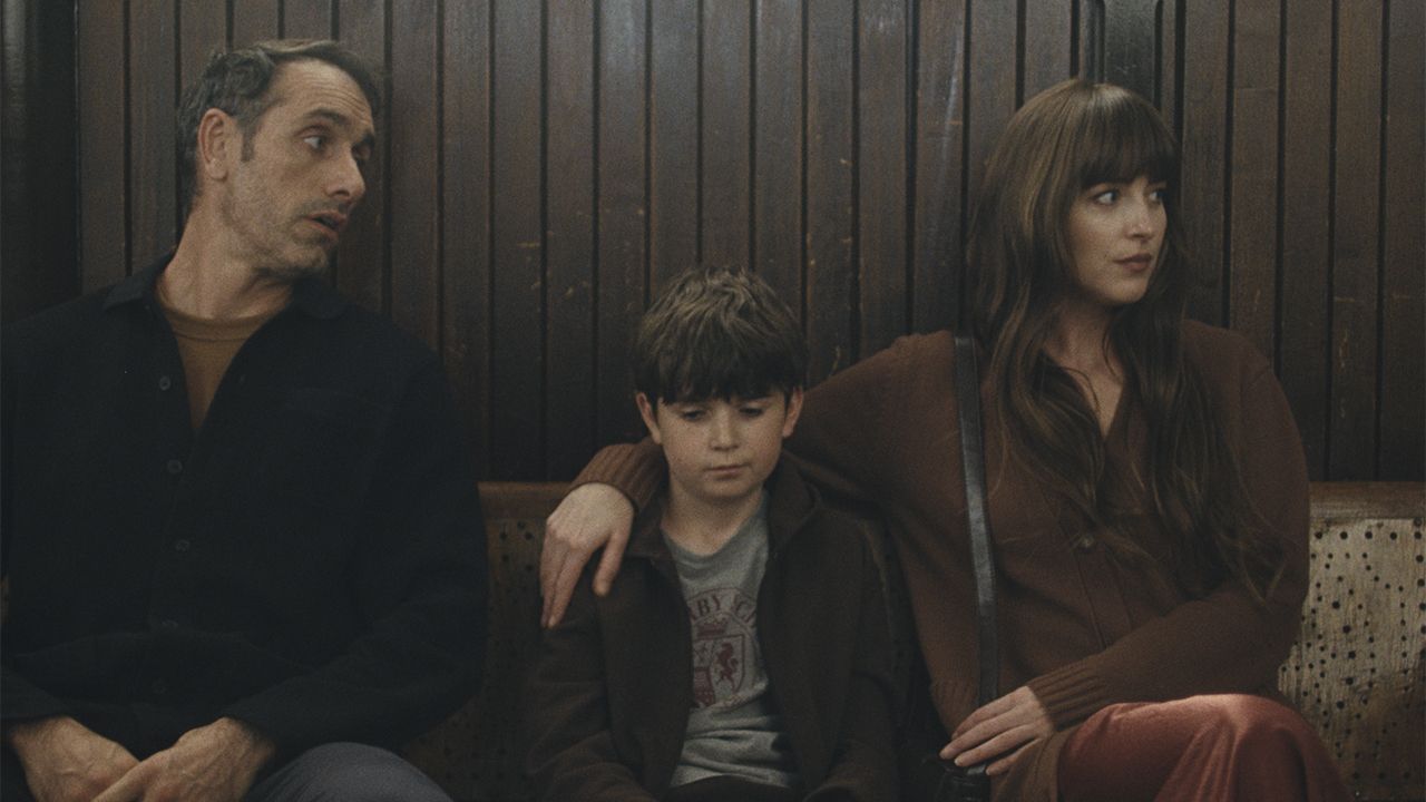 Scenes più divertenti della romcom di dakota johnson spiegate da attori e sceneggiatori Scenes più divertenti della romcom di dakota johnson spiegate da attori e sceneggiatori