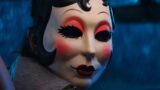 La nuova trilogia di strangers si collega ai film del passato?