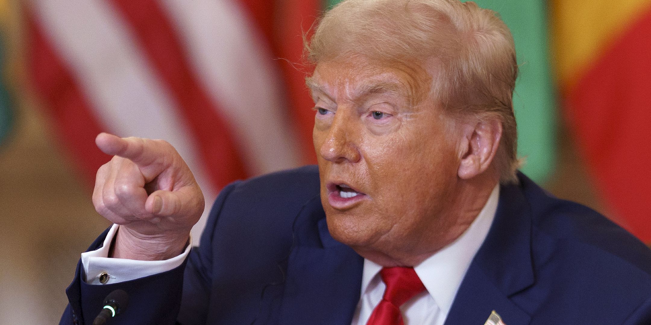 Trump attacca Seth Meyers dopo il rinnovo del contratto di NBC per il late night Trump attacca Seth Meyers dopo il rinnovo del contratto di NBC per il late night