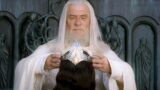 Gandalf incorona aragorn: il significato profondo ne Il Signore degli Anelli