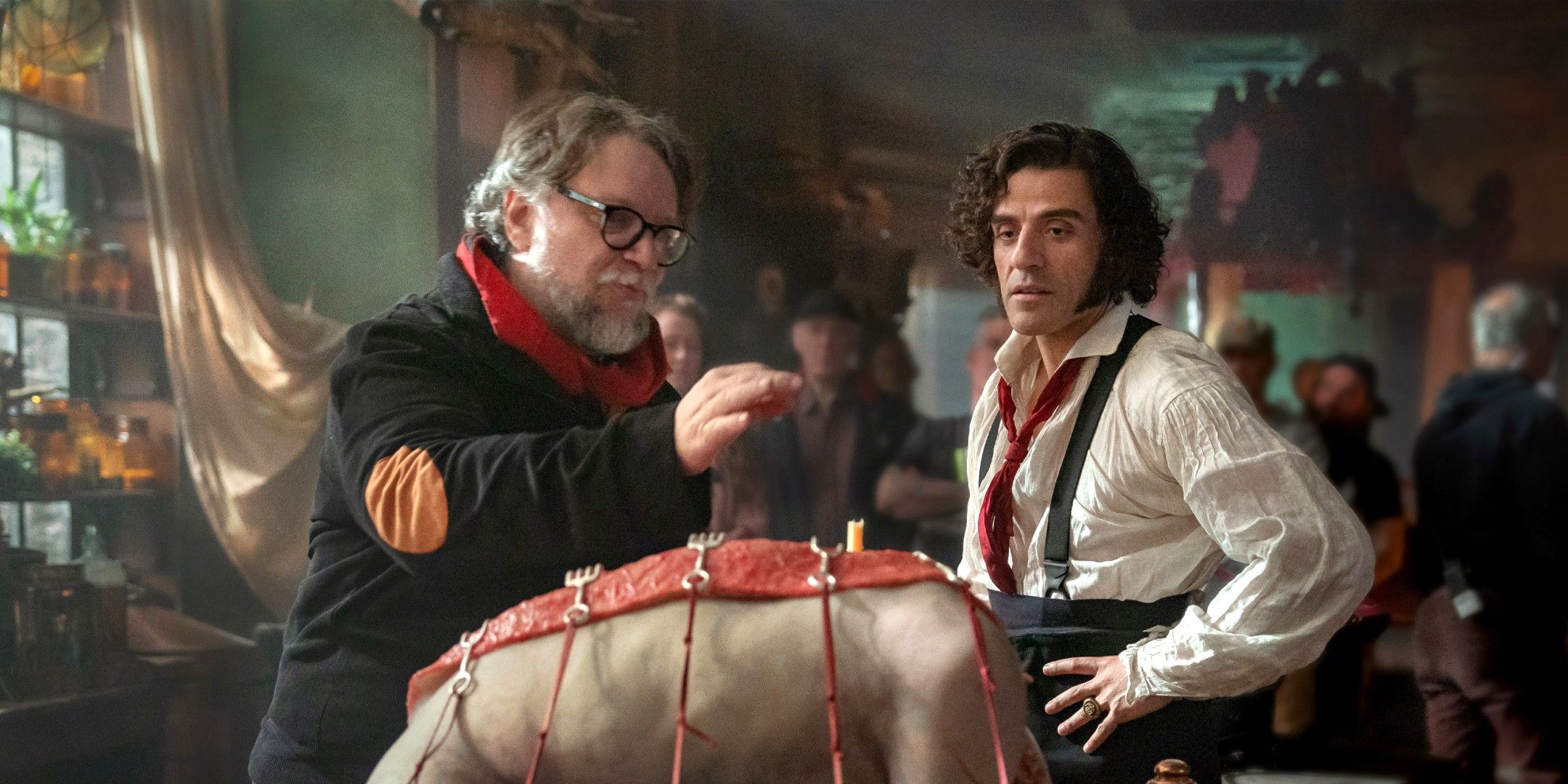 Frankenstein di guillermo del toro: un adattamento fedele e sfumato