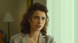 Margaret Qualley conclude la trilogia lesbica con un film horror sul team di avviamento