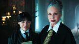 Catherine O’Hara come nonna Frump prima di mercoledì S2