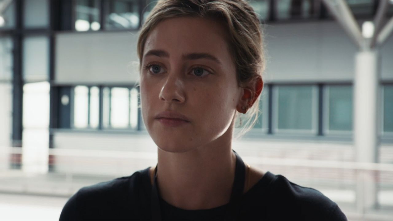 Lili reinhart denuncia le ingiustizie nei sweatshop americani