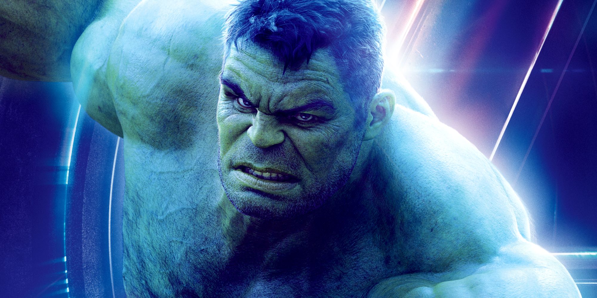 Costume di hulk: trasformazione del look street wear e pantaloni viola Costume di hulk: trasformazione del look street wear e pantaloni viola