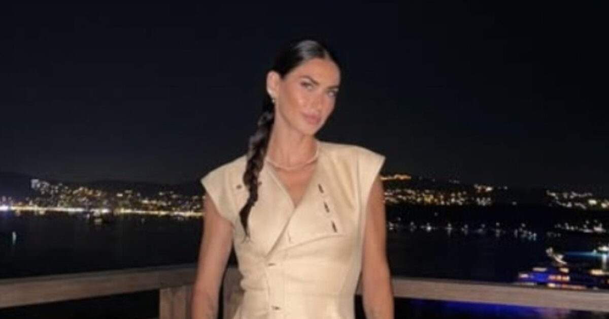 Melissa Satta svela una notizia sorprendente in un scatto Melissa Satta svela una notizia sorprendente in un scatto