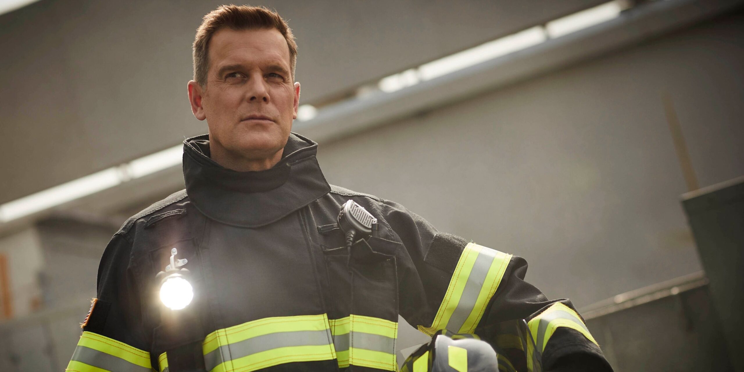 9 1 1 stagione 9 evita l8217errore di chicago fire dopo 10 anni