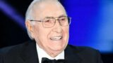 Pippo Baudo in una puntata speciale di Zona Bianca su Mediaset