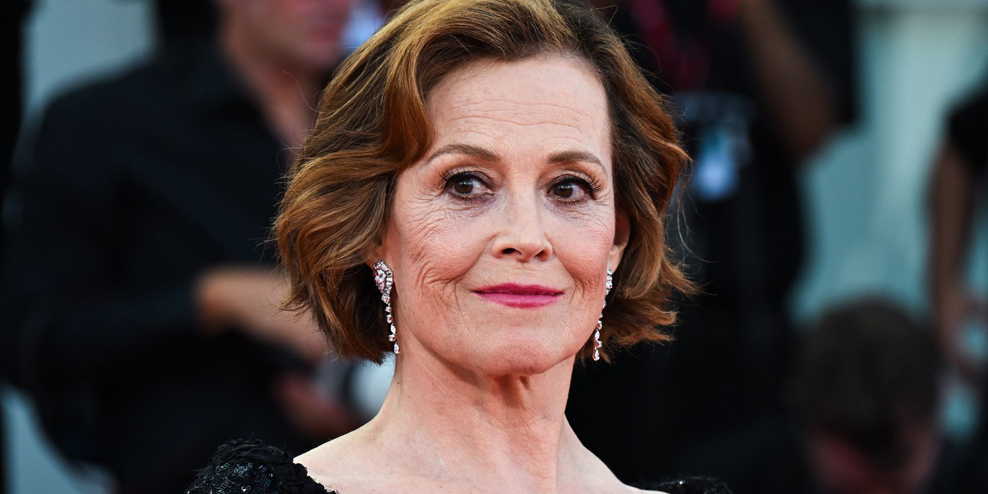 Sigourney weaver e il ruolo di leader di poe dameron in star wars
