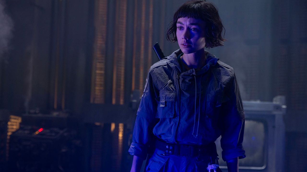 alien e il collegamento con peter pan spiegato da sydney chandler e alex lawther