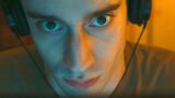 Lurker: un thriller psicologico su fama e ossessione