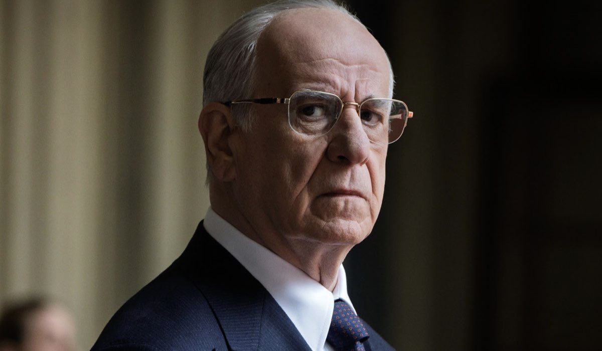 Grazia divina: sorrentino e servillo trasformano la politica in arte Grazia divina: sorrentino e servillo trasformano la politica in arte