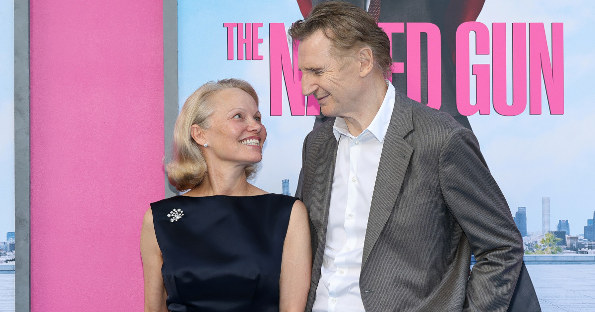 Pamela Anderson e Liam Neeson: nascita di un amore sul set di Una pallottola spuntata Pamela Anderson e Liam Neeson: nascita di un amore sul set di Una pallottola spuntata