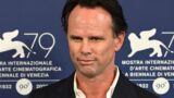Walton goggins e il suo cameo sorprendente in once upon a time in hollywood