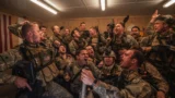 Storia vera di warfare: il film di alex garland e ray mendoza
