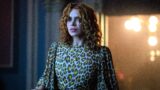 Billie piper incanta nei panni dell’insegnante di musica di wednesday nella seconda stagione