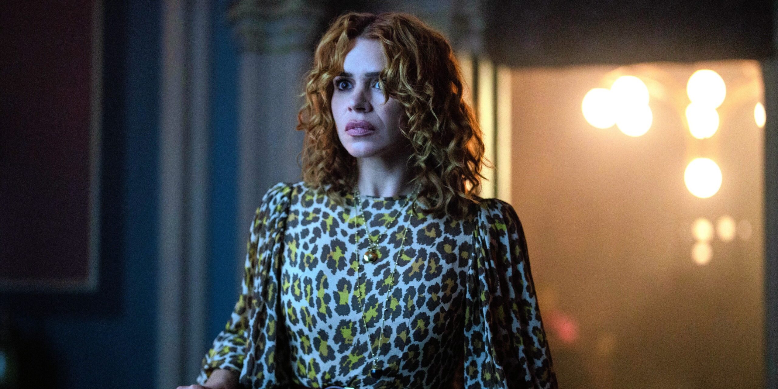 billie piper incanta nei panni dell8217insegnante di musica di wednesday nella seconda stagione