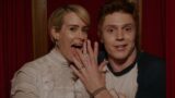 Ritardo nella stagione 13 di American Horror Story: Evan Peters e Sarah Paulson criticano Ryan Murphy