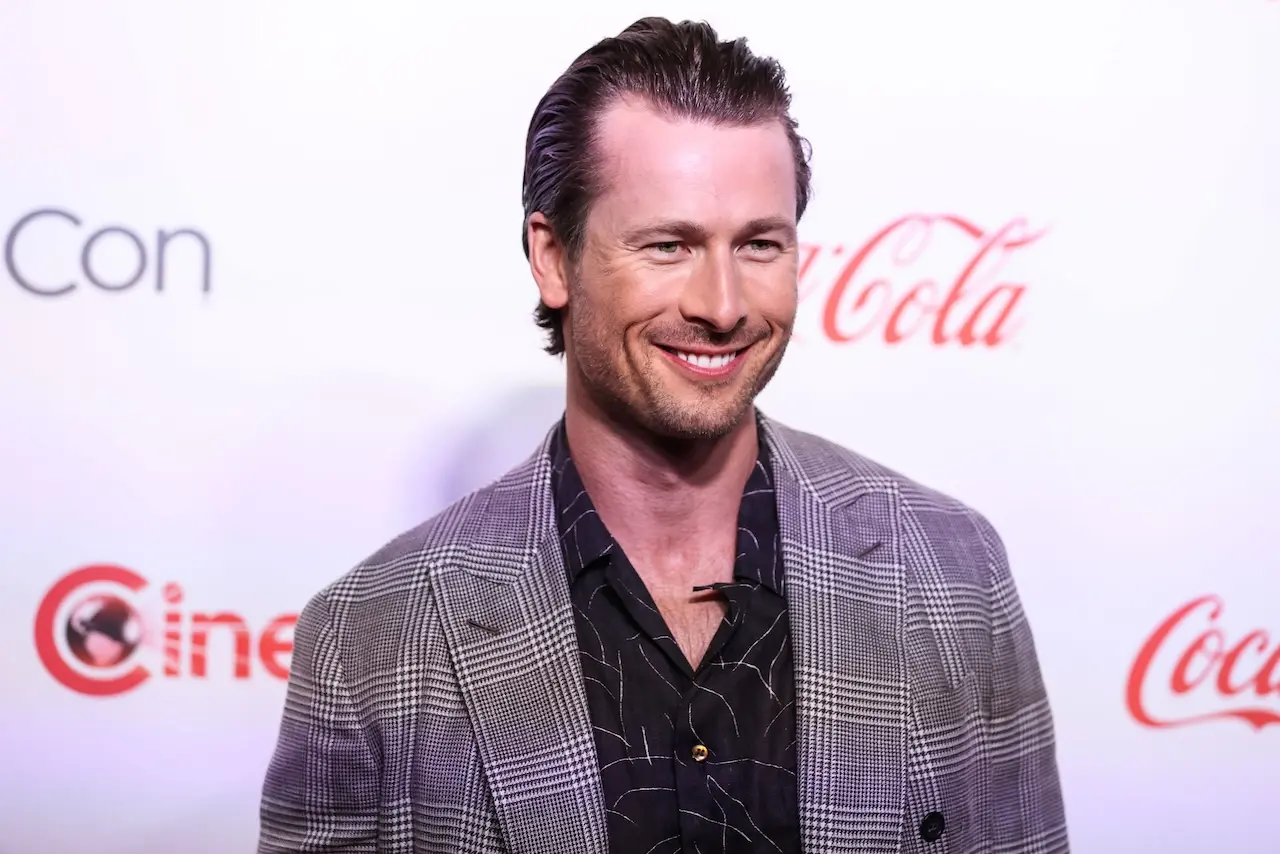 Glen Powell elogia Chris Pratt per aver aperto nuove strade a Hollywood Glen Powell elogia Chris Pratt per aver aperto nuove strade a Hollywood