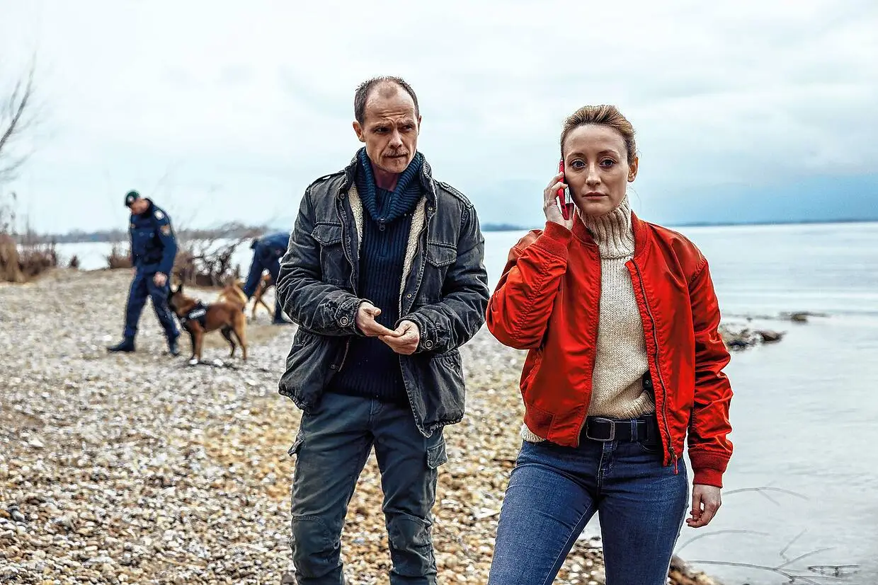 Omicidi del lago: trama, cast e finale dell’albero dei desideri su rai2 Omicidi del lago: trama, cast e finale dell’albero dei desideri su rai2