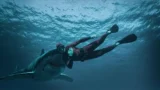 L’ultimo respiro trappola negli abissi: trama, cast e curiosità sul film in onda su rai 4