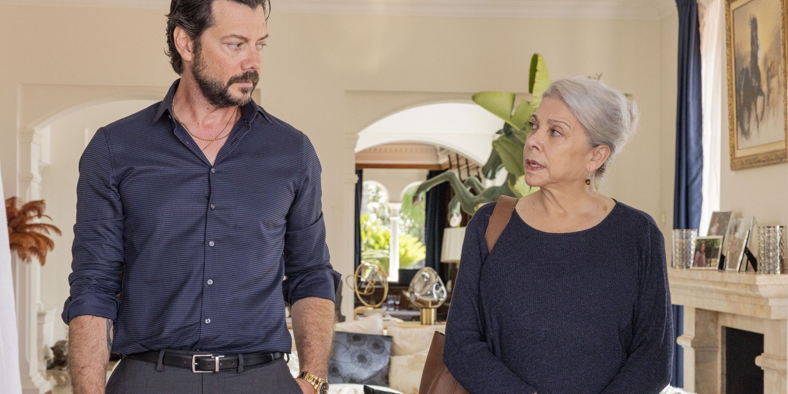 Due tombe su Netflix: un thriller avvincente in tre episodi Due tombe su Netflix: un thriller avvincente in tre episodi