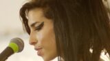 Back to black di amy winehouse compie 16 anni: le canzoni migliori dell’album iconico