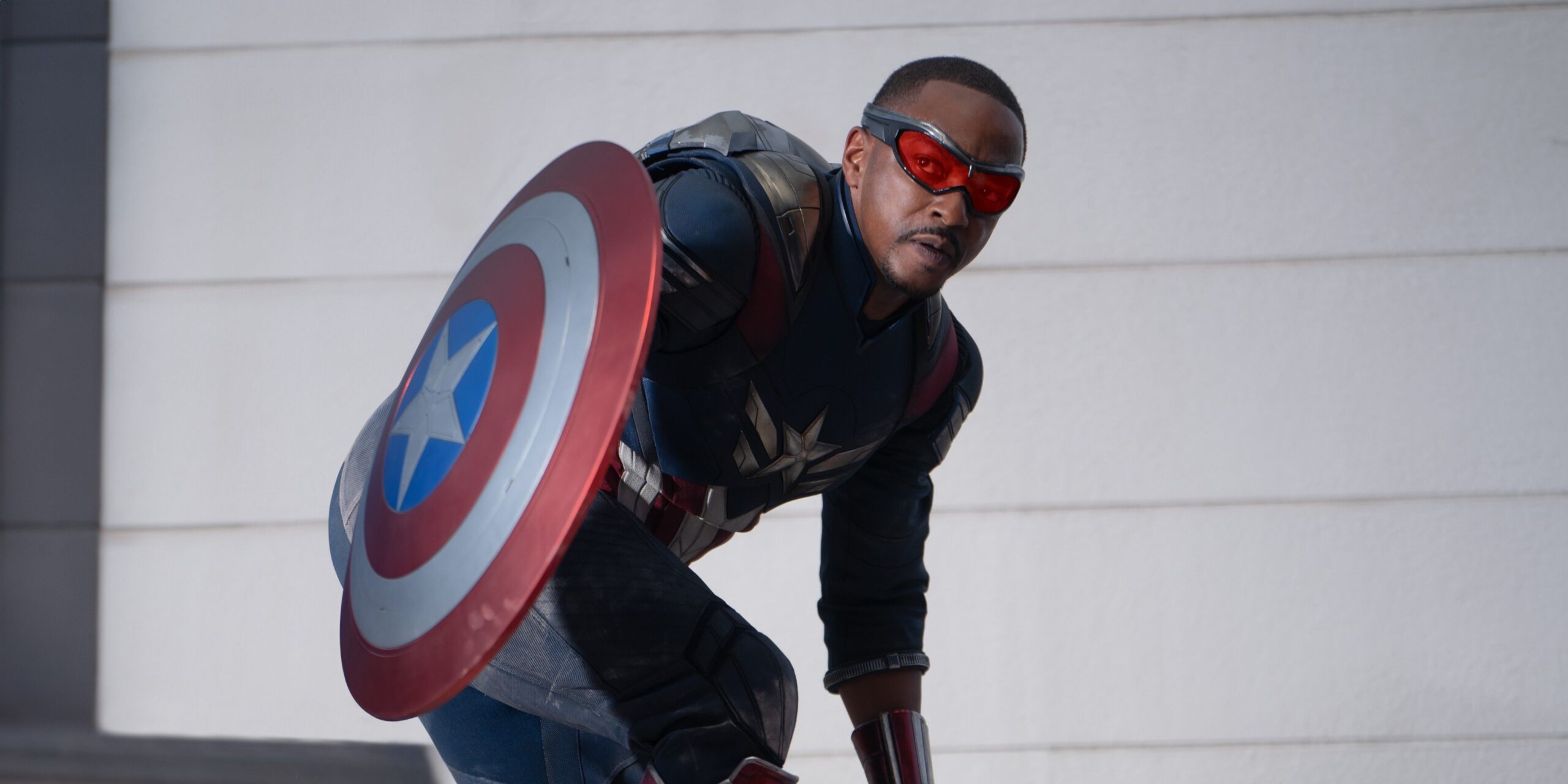 Captain america cambia nome e supera il suo costume