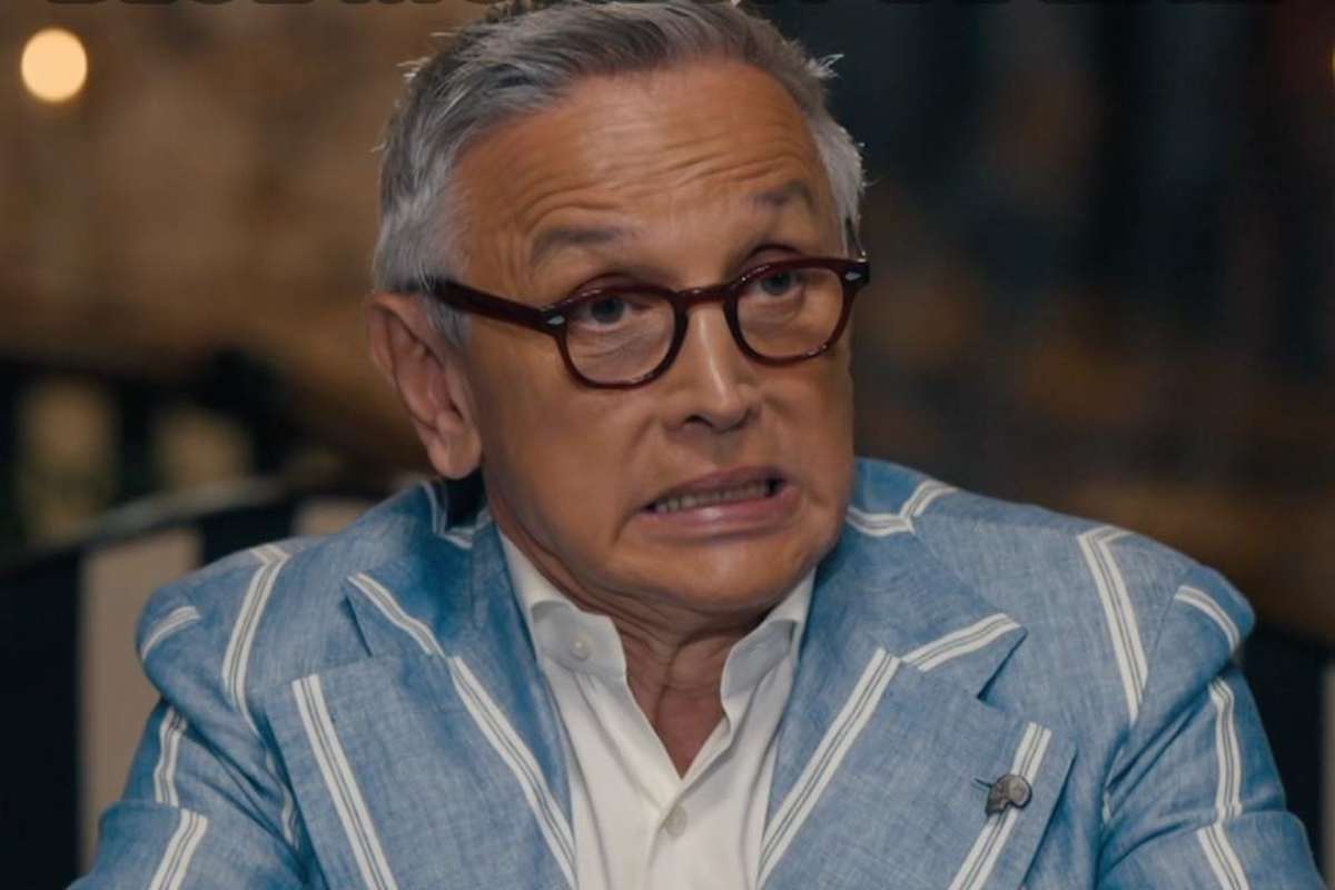 Bruno barbieri infastidisce la cameriera nel episodio di 4 hotel Bruno barbieri infastidisce la cameriera nel episodio di 4 hotel