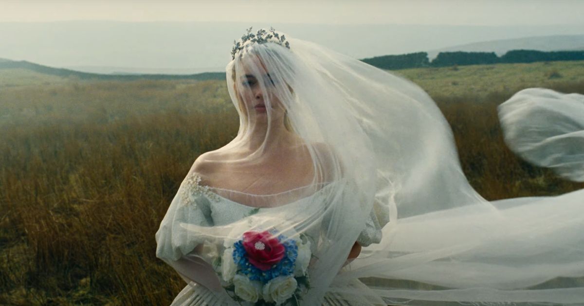Cime tempestose: il trailer con margot robbie e jacob elordi è esplosivo Cime tempestose: il trailer con margot robbie e jacob elordi è esplosivo