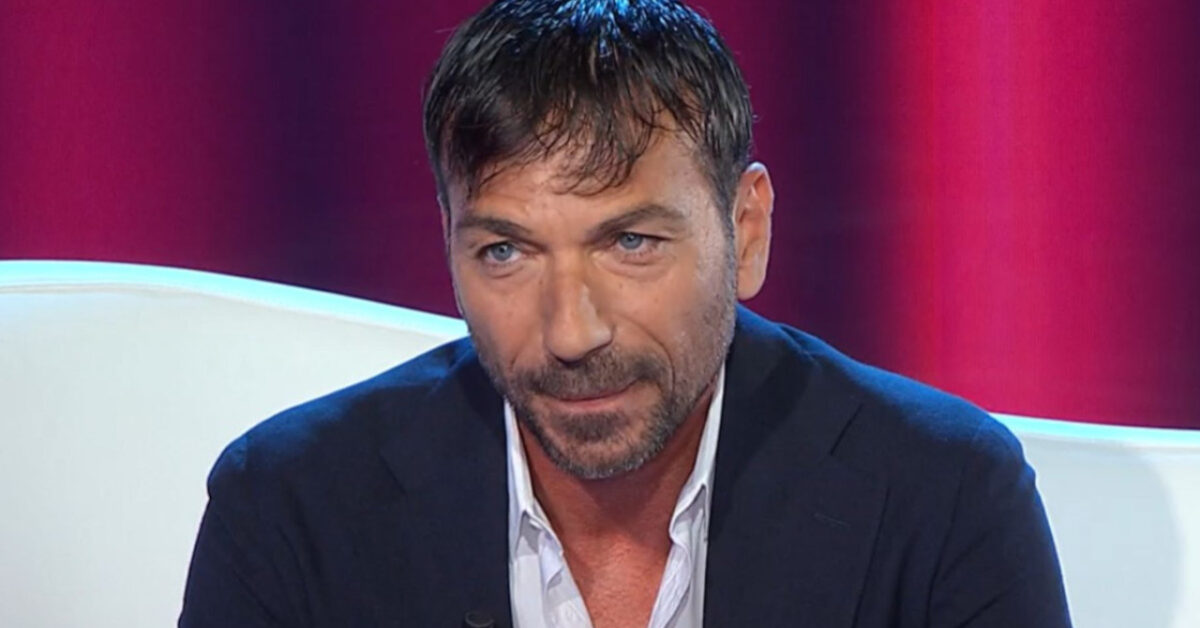 Costantino Vitagliano rivela il dramma della malattia improvvisa Costantino Vitagliano rivela il dramma della malattia improvvisa
