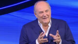 Gerry scotti lancia frecciatina a stefano de martino