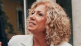 Grande dolore per il giovane conduttore dopo la scomparsa della madre