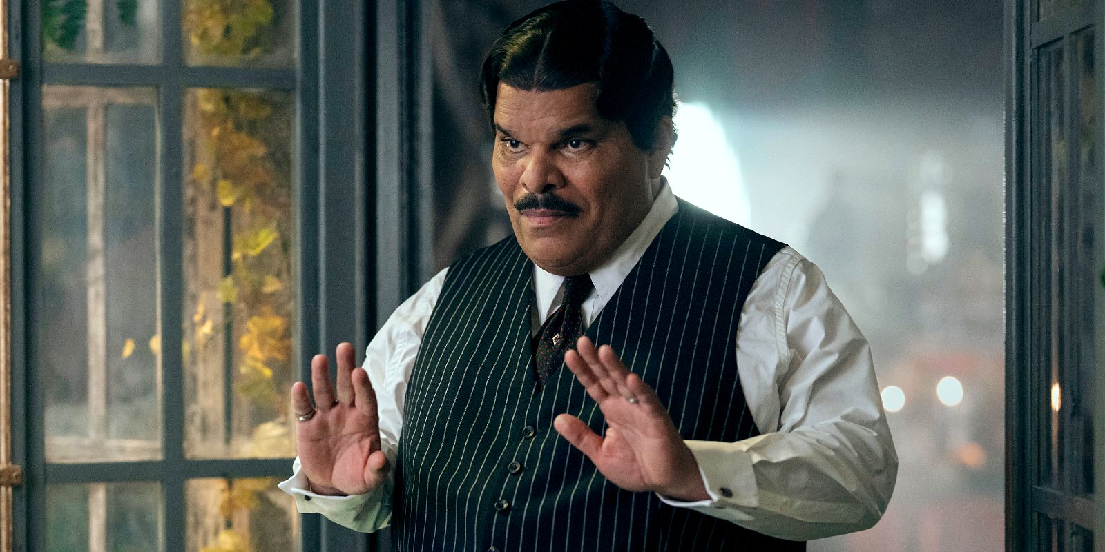 Gomez addams svela i suoi poteri in mercoledì 2 e cambia tutto Gomez addams svela i suoi poteri in mercoledì 2 e cambia tutto