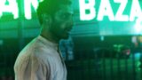 Hamlet recensione: riz ahmed conquista con una performance intensa nell’adattamento shakespeariano
