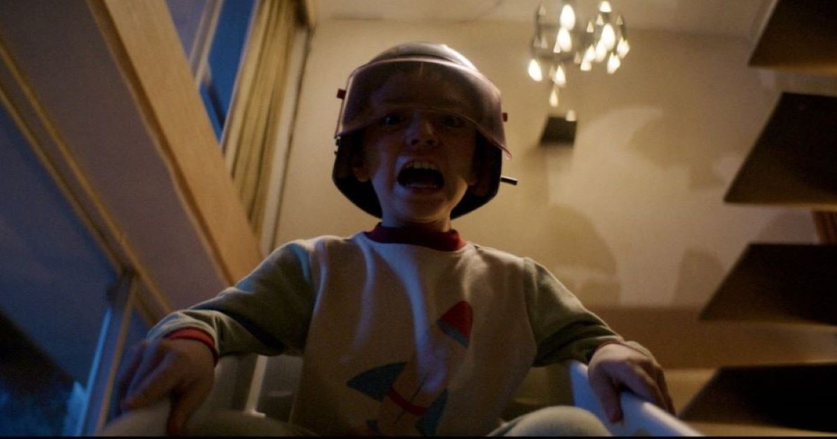 Horror donne bambini soli: paura e brividi assurdi Horror donne bambini soli: paura e brividi assurdi