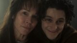 Mercoledì stagione 2: la morte di isaac night omaggia evil dead