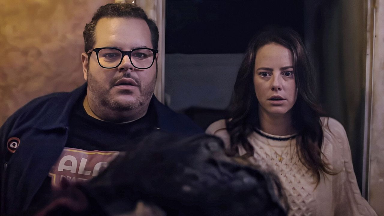 Josh Gad e Kaya Scodelario rivelano come evitare il bacio della morte nell’età adulta