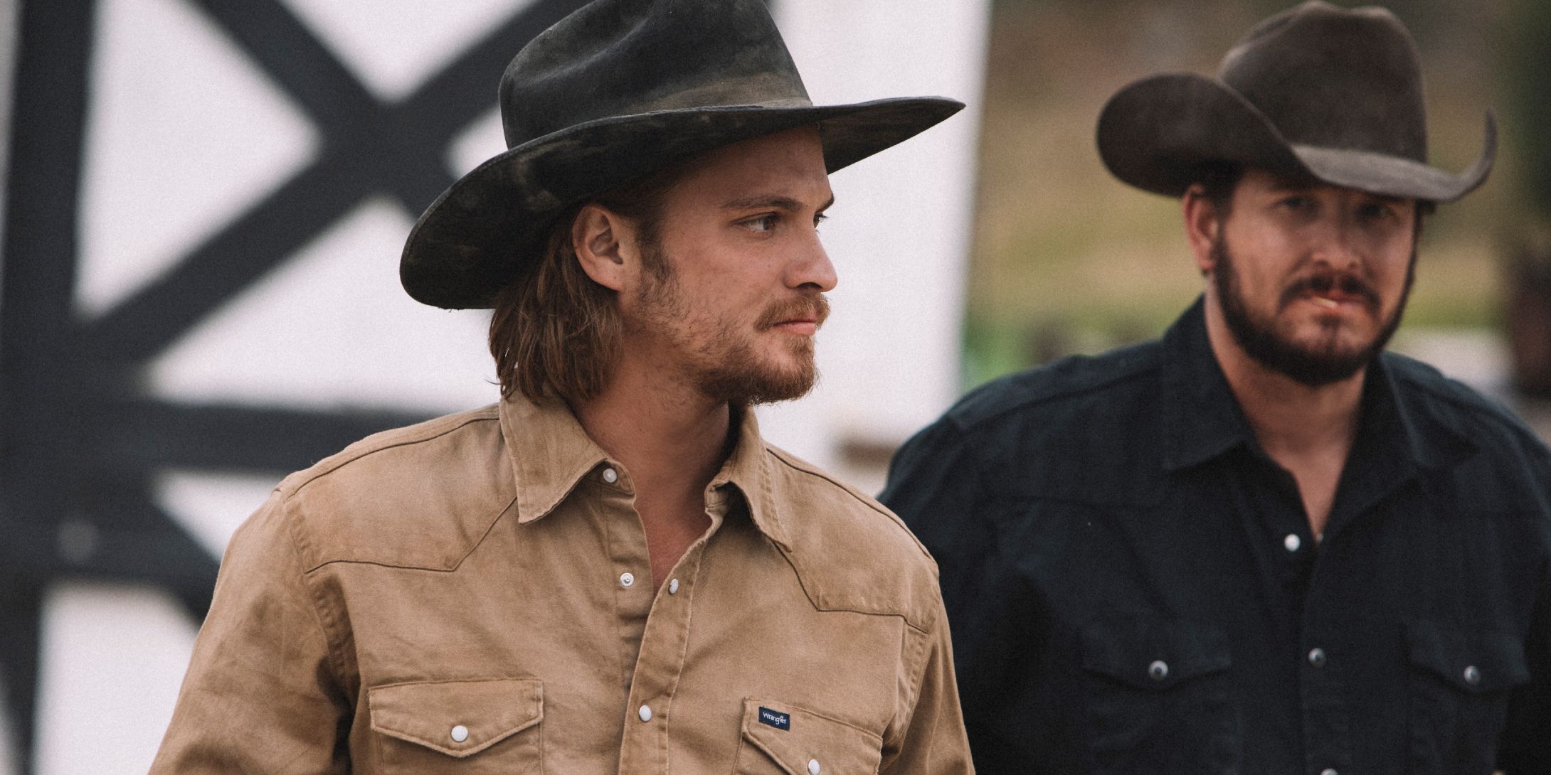 Tulsa king supera yellowstone come il programma più longevo di taylor sheridan