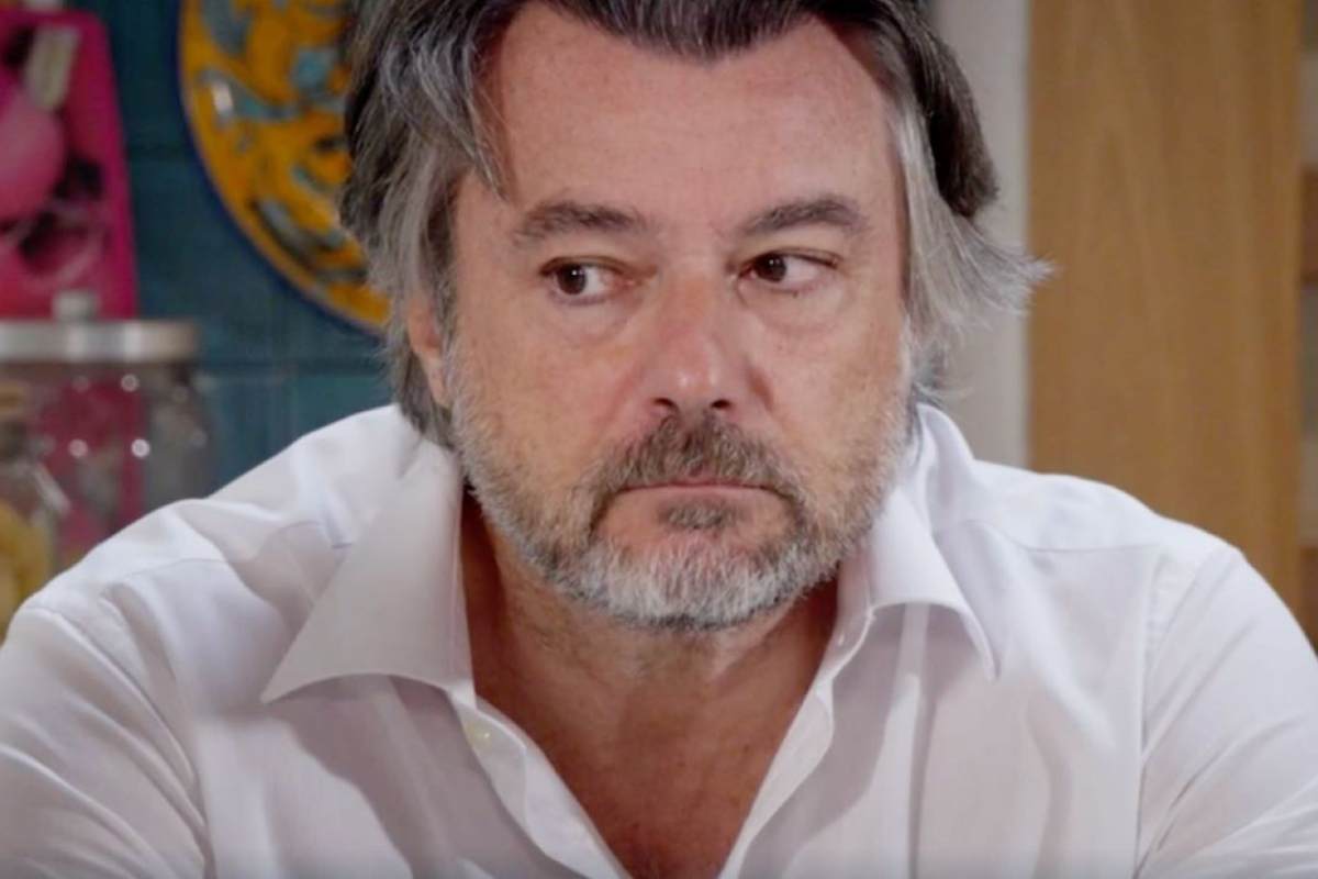 Michele ha problemi di salute in un posto al sole: le nuove puntate Michele ha problemi di salute in un posto al sole: le nuove puntate