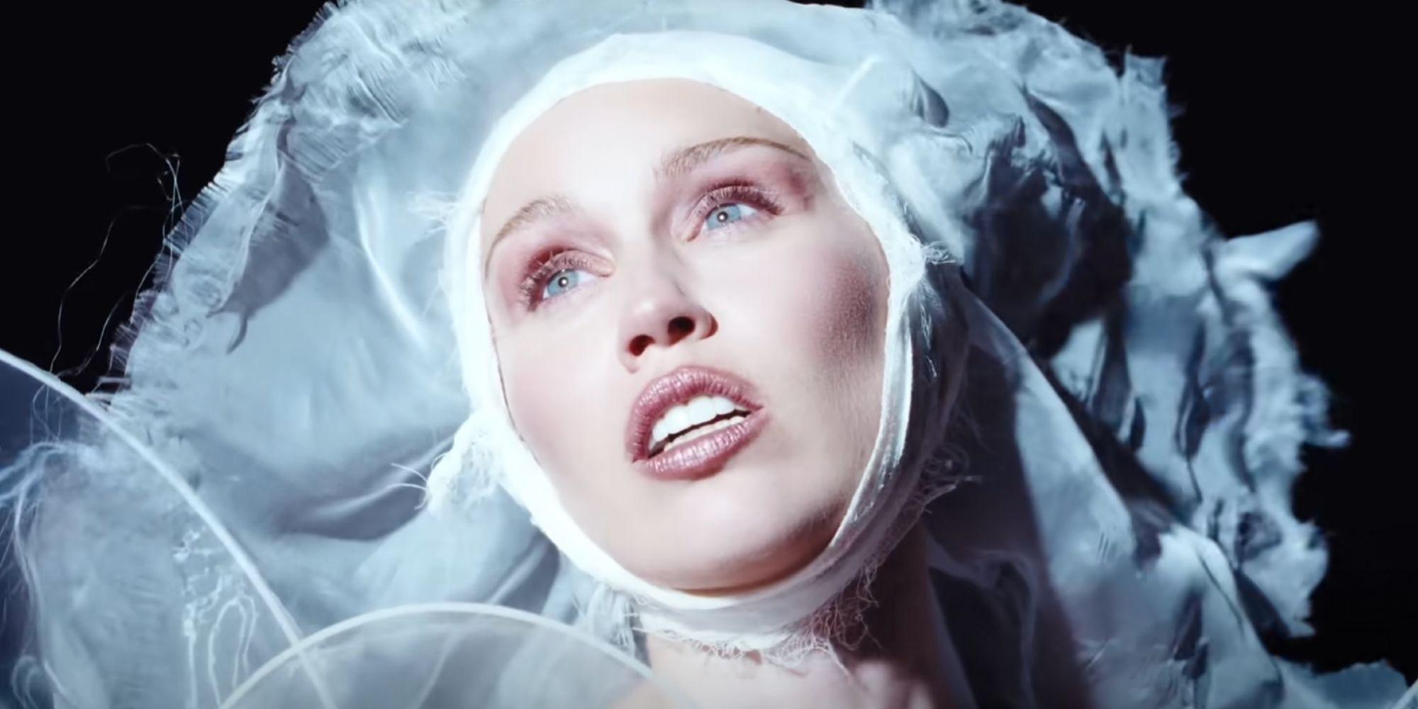 Miley cyrus collabora con fleetwood mac: scopri il potere di secrets