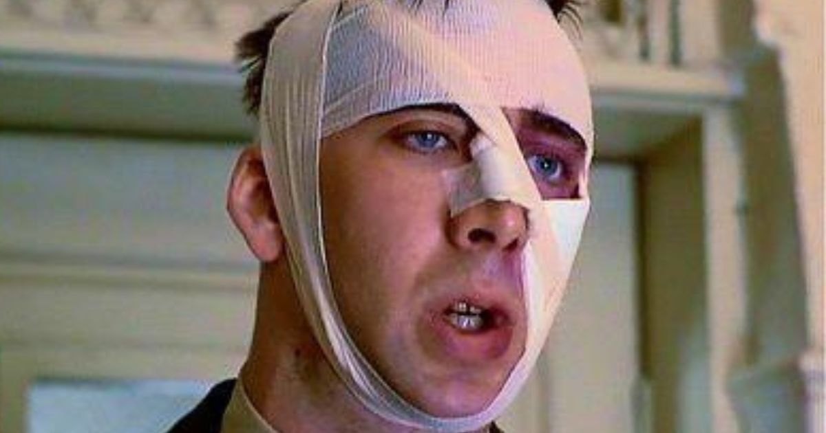 Nicolas cage si toglie due denti per un film dimenticato dal pubblico Nicolas cage si toglie due denti per un film dimenticato dal pubblico
