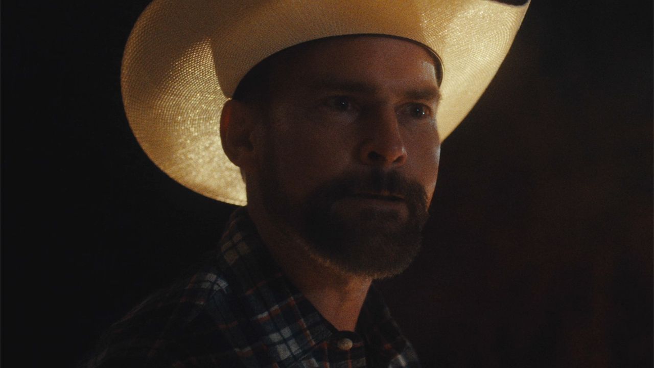 Seann william scott e chance perdomo protagonisti nel clip di bad man Seann william scott e chance perdomo protagonisti nel clip di bad man
